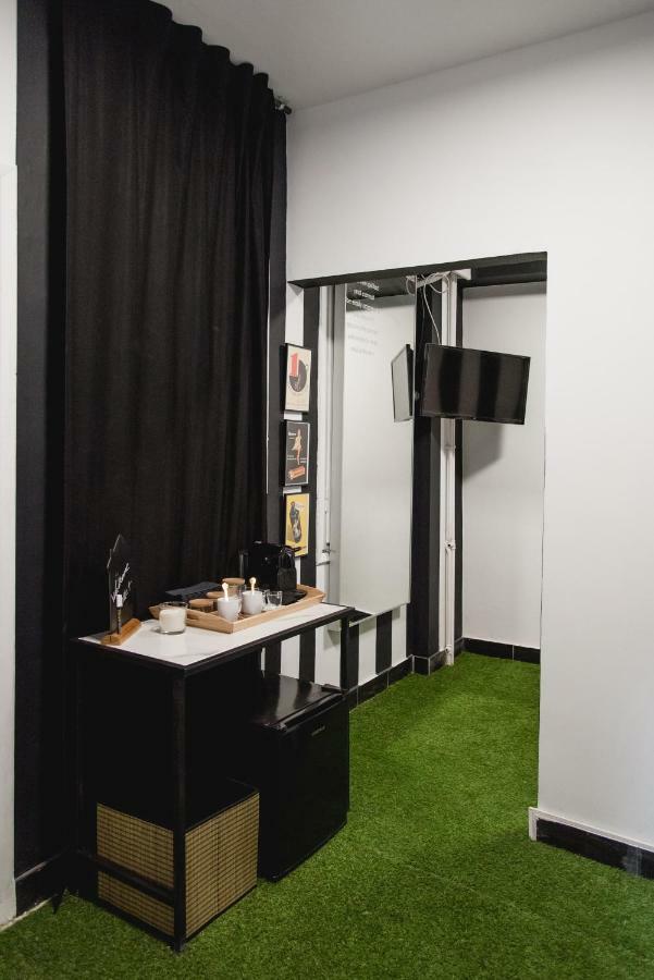 Home Plus Eleutheria Budget Room Athena Bagian luar foto